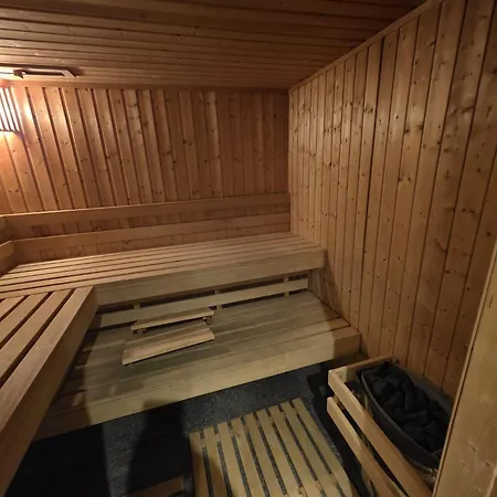 Czarna Gora Bormio 25 아파트 *