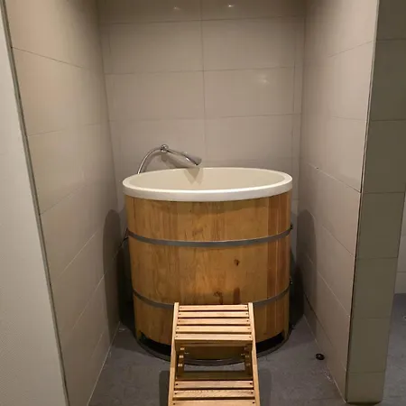Czarna Gora Bormio 25 아파트 *
